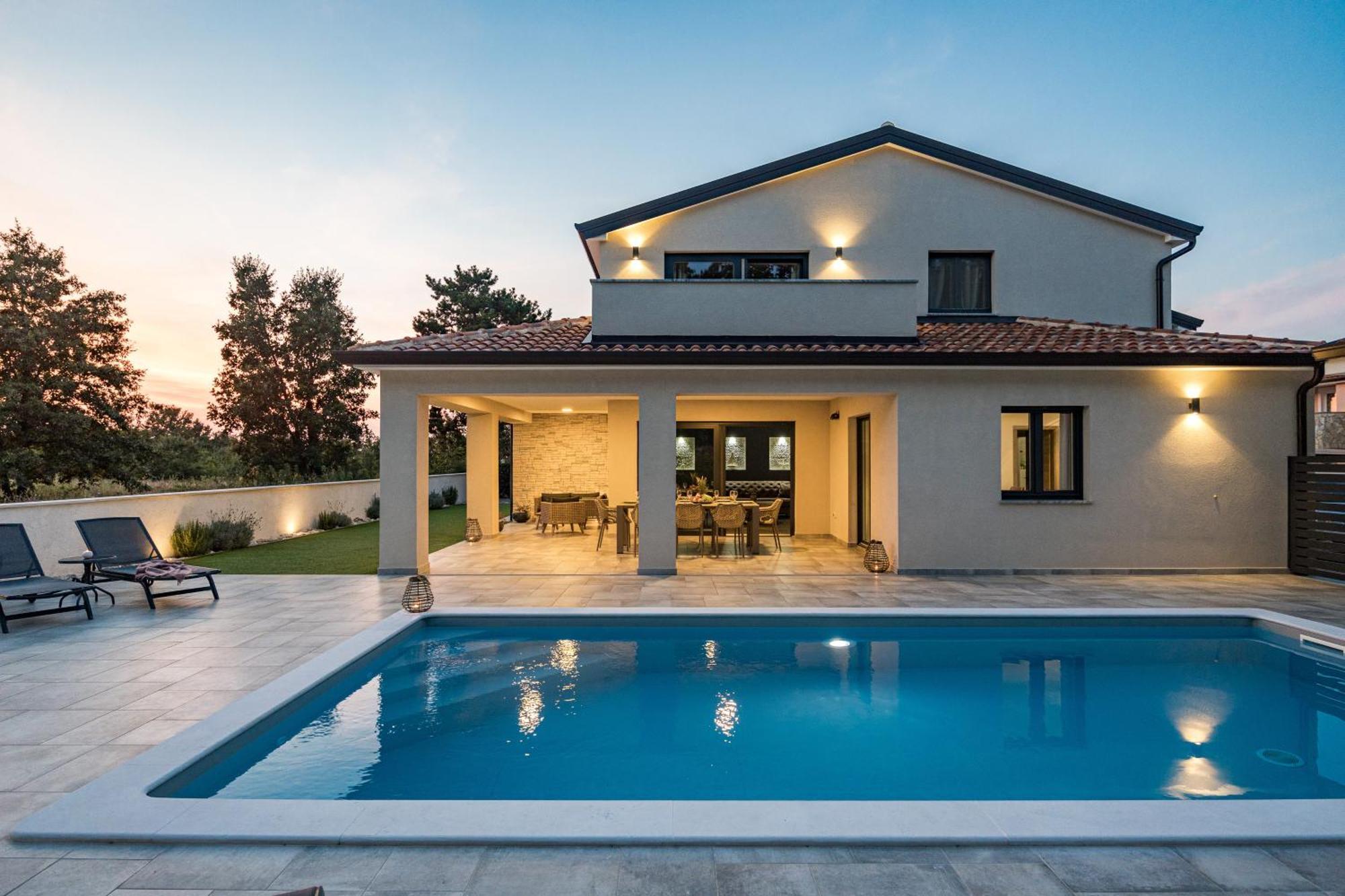 Special Offer! New Luxury Apartment With Pool, Fitness, Outdoor Bar&Grill Buje Buitenkant foto
