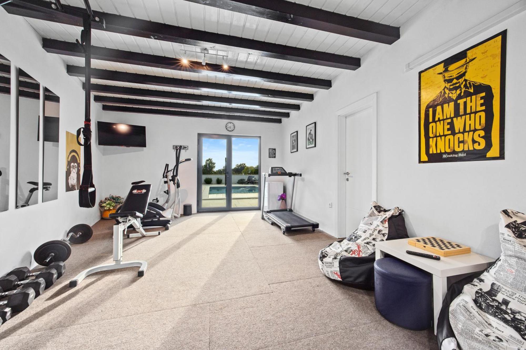 Special Offer! New Luxury Apartment With Pool, Fitness, Outdoor Bar&Grill Buje Buitenkant foto