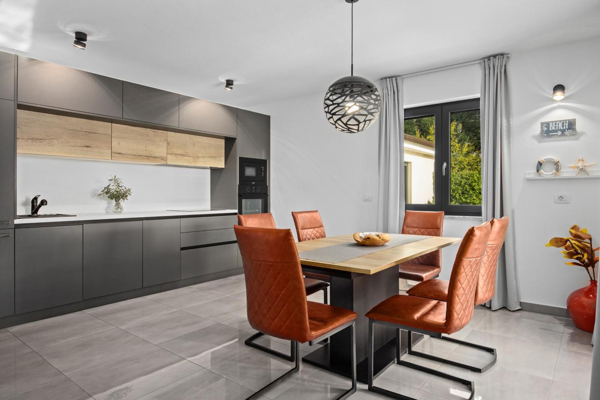 Special Offer! New Luxury Apartment With Pool, Fitness, Outdoor Bar&Grill Buje Buitenkant foto